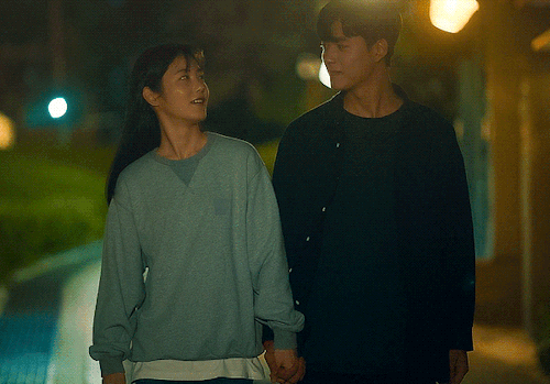 Handholding As A Way To Confess Your Feelings. 