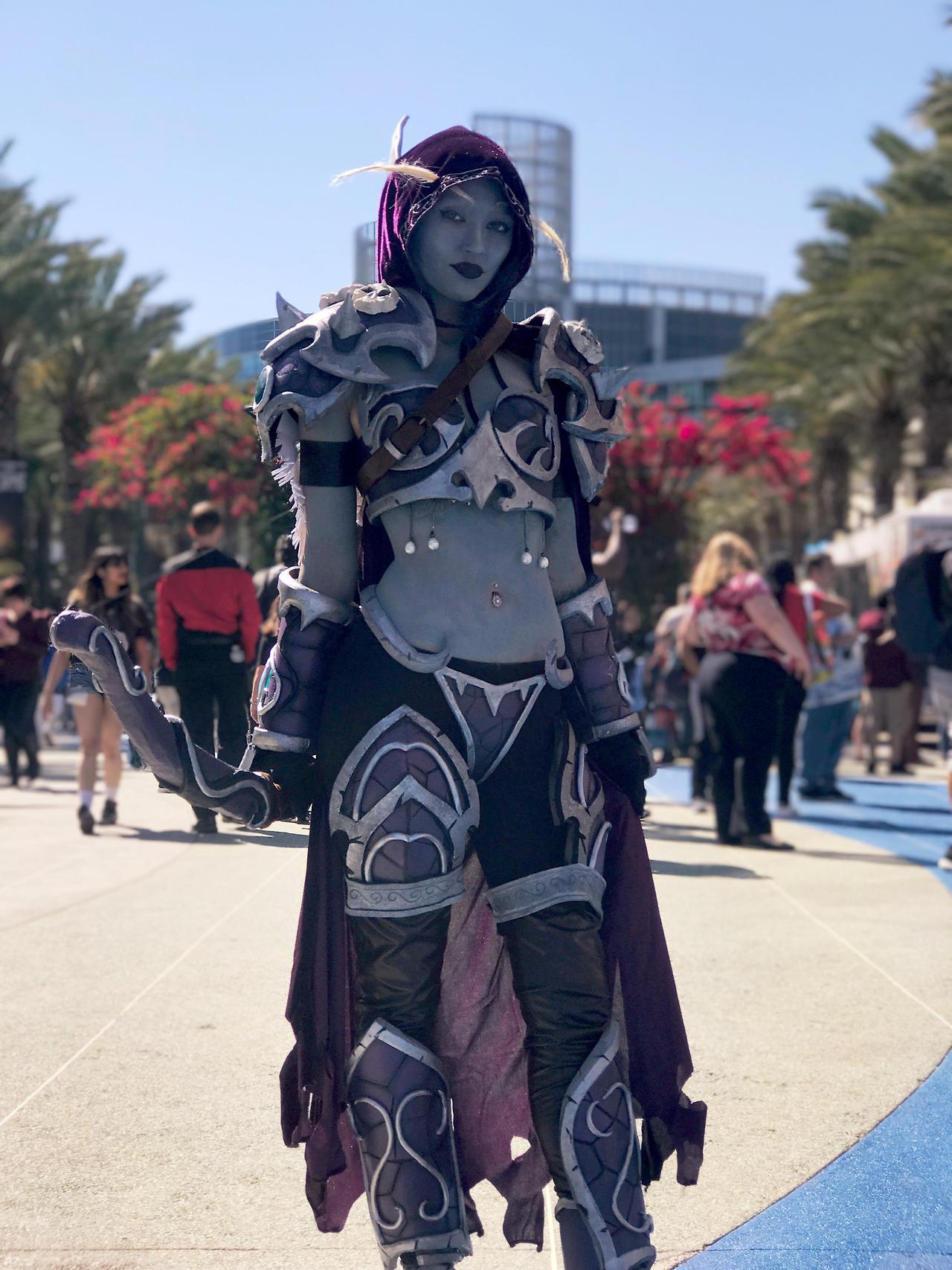 cosplay-ladies:  Sylvannas Windrunner by @haikuwaifu at WonderCon 2017 http://tiny.cc/nuqtiy