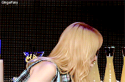 gingerfany: Goddess Yoona showing off the Check choreograph (x)