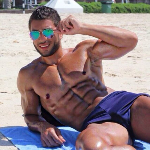 furrypty:  Indulge your senses with the beauty of the male shapes!