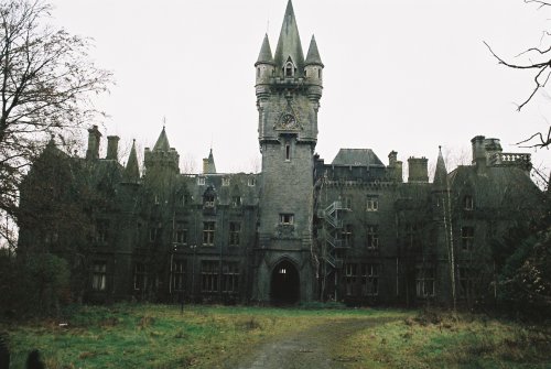 diogofalmeida: Château de Noisy façade. Celles, Belgium. November, 2013.