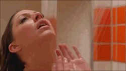 electric-daisy-forest:  ugh shower kisses are the best.