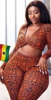 she2damnthick:Hmm mm I love them hips