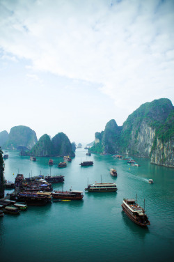 sublim-ature:  Ha Long Bay, VietnamOlla Esmeralda 