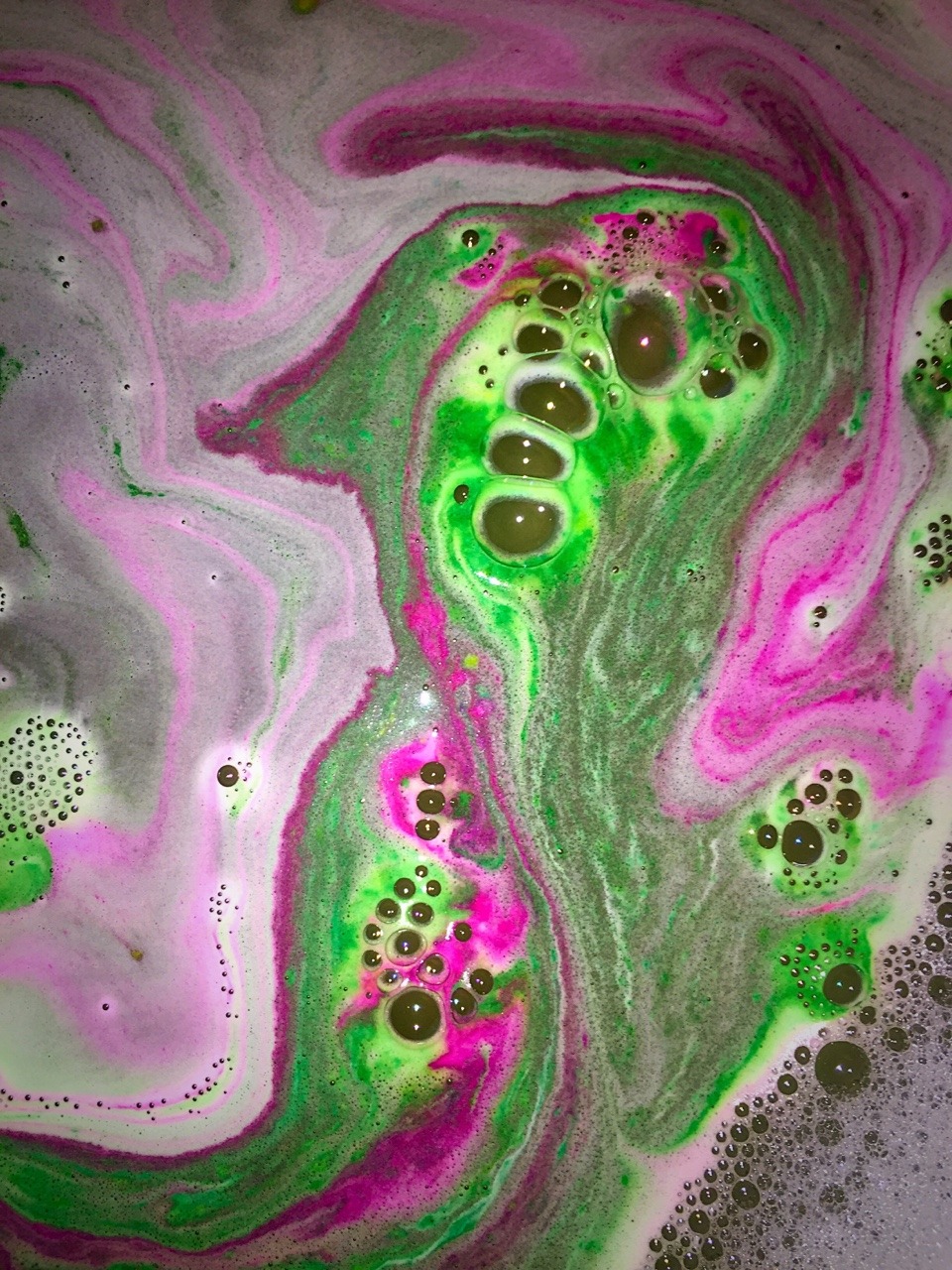 livelifelush:  .welcome to my wonderland. Ft. Secret garden bath bomb