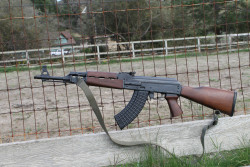 assaultriflegunblr:  Zastava PAP; early type