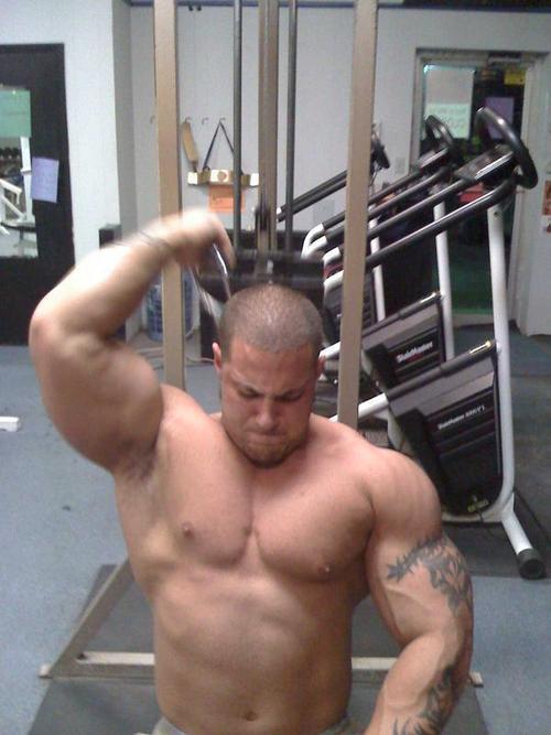superbears:  THIC JOCK YUM