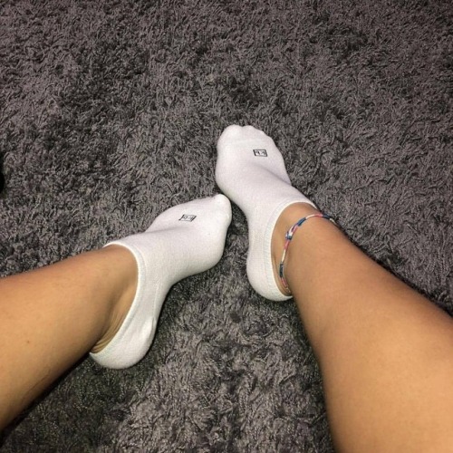 lexilovesanklesocks: Thanks to the beautiful @taylor_leydig for the beautiful pictures #socks #ankle