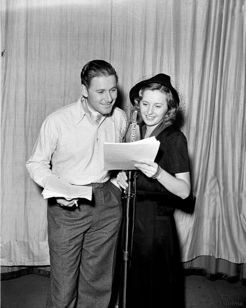 errollesliethomsonflynn:Errol Flynn and Barbara Stanwyck (1937) 
