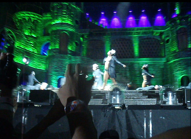 gagasdoublechin:  my attempts to touch lady gaga from afar 1 year ago 