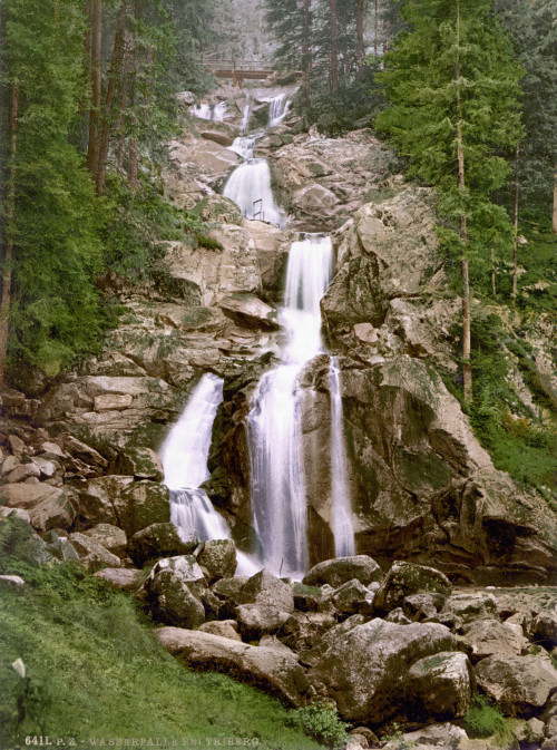 hyperb0rean:Die Triberger Wasserfälle, circa 1900 and in 2014, is one of the highest Waterfalls in G