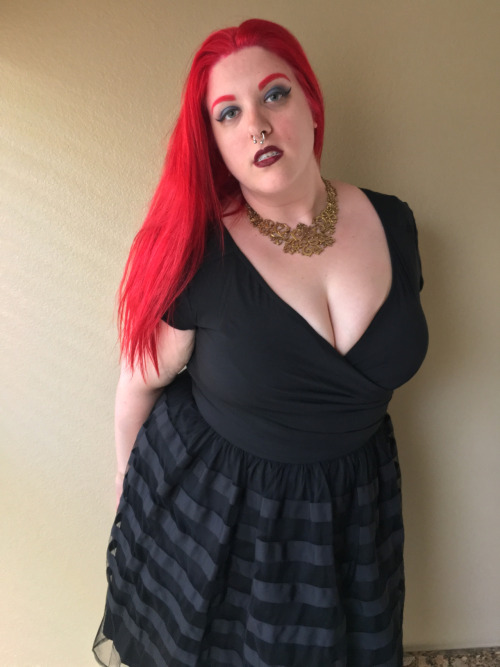 missfreudianslit:  Loving my new dress from eShakti.Anyone wanna play today?