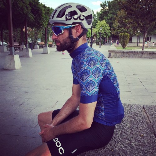 bici-veloce: From kapelmuur - #kapelmuur style #pocsports #oakley @teckelpro #conclassseandamas http