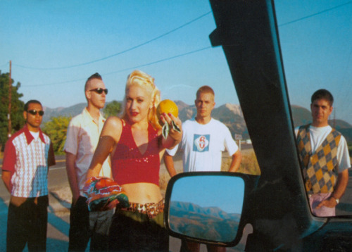 puregwenstefani:  Tragic Kingdom Cover shoot  