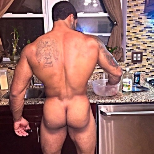 dwaynevideos:  HEAT 🤤🔥  Click HERE for more pics & videos of him