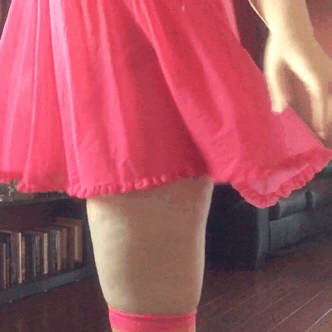 adeadlydame: bitchandbaron:   adeadlydame: Forever blissfully unaware of wardrobe