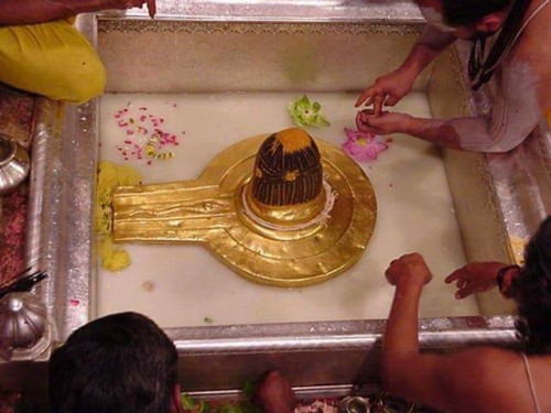 Kashi Viswanatha lingam at Varanasi