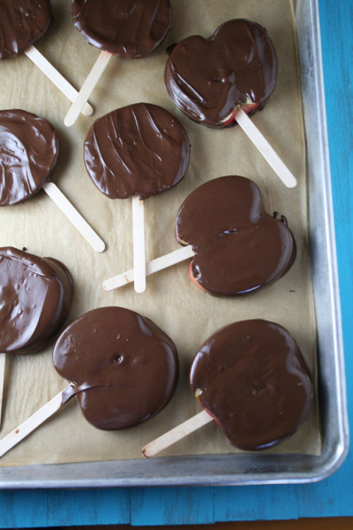 sweetoothgirl: Chocolate Turtle Apple Slices 