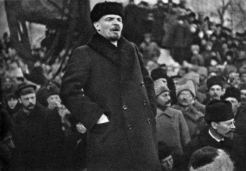 thesovietbroadcast:Lenin delivers a speech during Y. Sverdlov’s funeral in Red Square (Moscow), 1919