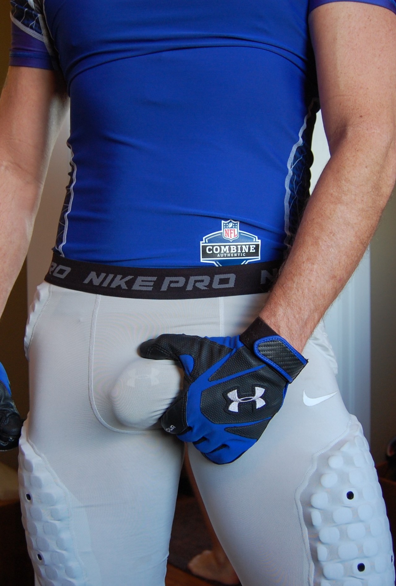 underarmouronly:  This is the hottest photo I’ve seen all week. Nike Pro padded
