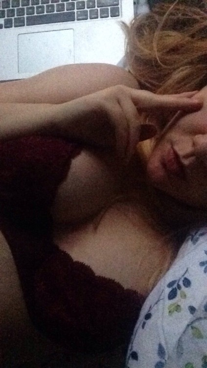 lilspirit:  trashfriend:  Really digging myself lately :-)  Naomi ur unreal