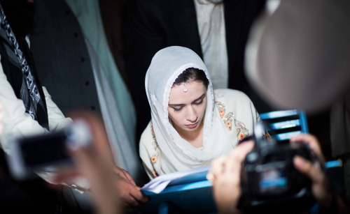 gimieabreak:  drfakher:  beautifulsouthasianbrides:  Images by:Akassi Photography &ldquo;A Simpl