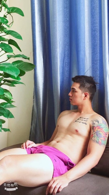 centergayboy:  vuvivuvi:  centergayboy:  andyle92:  centergayboy:  HOT BOY Phillip Huỳnh  link facebook : https://www.facebook.com/philip.huynh.353 hotboy 1 thời , làm mẫu ảnh , đóng MV ca nhạc cho nhiều ca sĩ ! giờ gặp được đại