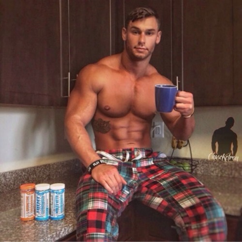 mystraightfriend:  Mystraightfriend.tumblr.com