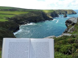 thegirlwhoreadsallthebooks: Reading in Cornwall  Gonna do this if I can ever afford to travel anywhere 