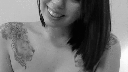 ventureneverlost:  I like my tongue :) 