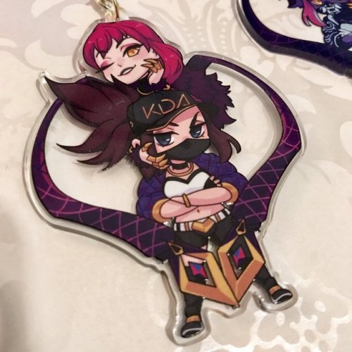 dyepure: They’re here!! The #KDAAkali and #KDAEvelynn ship charms are here! I hope to start sh