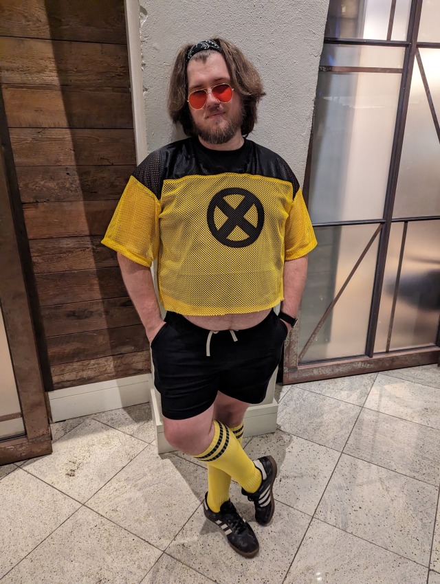 Saturday at DragonCon was Beast in the morning and Cyclops at night! Super proud with how this outfit came together. Was 