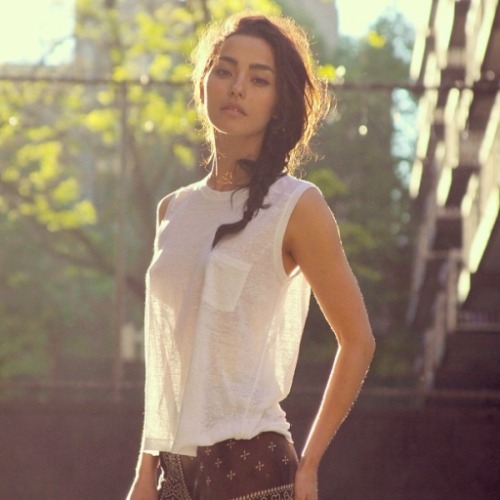 denimcatfish:  whatabeautifulkuv:  omg omg she really looks like kuv  Hell if she had thinner eyebrows she could be Asami too. lel