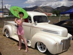 hotrod-girls:  Hotrod Pinup , check more here : http://hotrod-girls.tumblr.com/ 