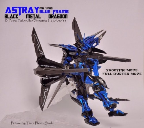 vinesgrowgold:  MODELER: PFS_Custom <br> MODEL TITLE: Astray Blue Frame Black Metal Dragoon<br> KITS USED: MG 1/100 Gundam Astray Blue Frame D, MG 1/100 Gundam Epyon, MSG Kotobukiya Exceed Binder<br> gundamkitscollection