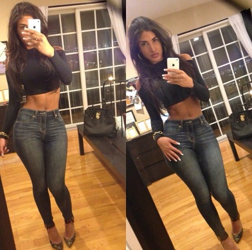 beauty-is-golden:  Alyssa Sort IG:alyssaso  SHE’S absolutely gorge