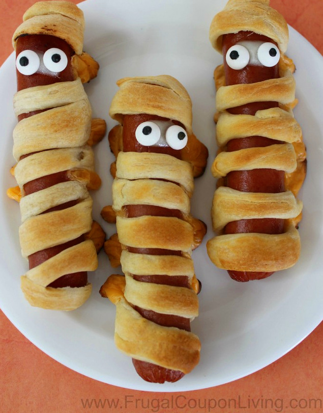 delicious-food-porn:  Mummy Hot Dogs
