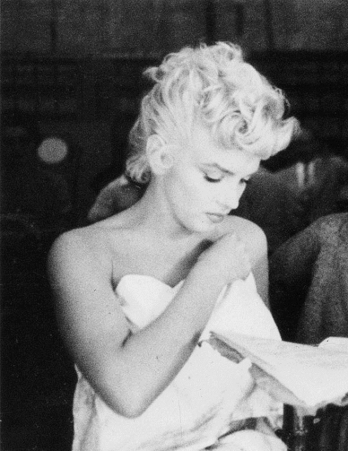 beauvelvet:Marilyn Monroe rehearsing the bath tub scene on the set of The Seven Year Itch, 1954.