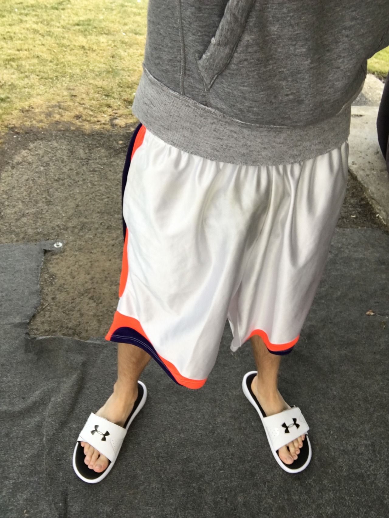 basketballshortsftw: hottmessus:   bballslides1:  I miss jay  I’m back bitchsssss