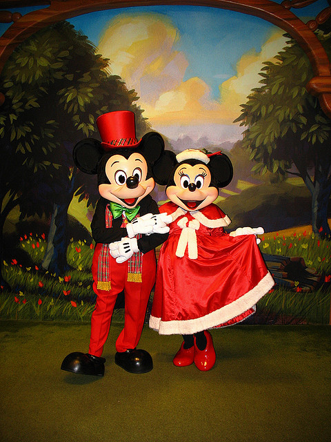 diisneydreaming:  Mickey & Minnie by disneylori on Flickr. 