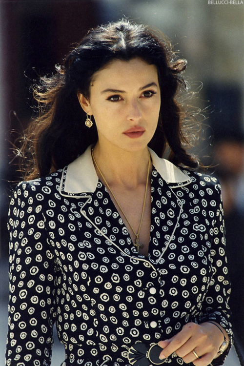 bellucci-bella:Monica Bellucci as Malèna Scordia in Malèna (2000)