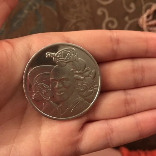 deniablesmiles: tempestpaige: in my mothers jewelry box, hidden amongst precious family heirlooms was a promotional coin for space jam Reblog the spacejam coin for luck and money 