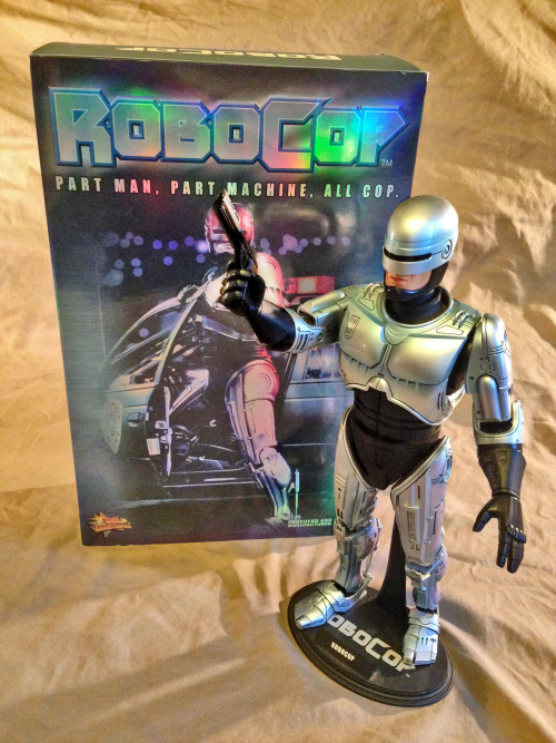 soulbots:soulbots:And so, another way of eBay goodies at thecollectorsshelf. Star Wars, Comics, Sci 