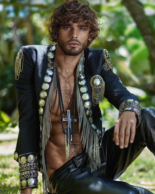 edgeoftheplank:Marlon Teixeira for Risbel Magazine