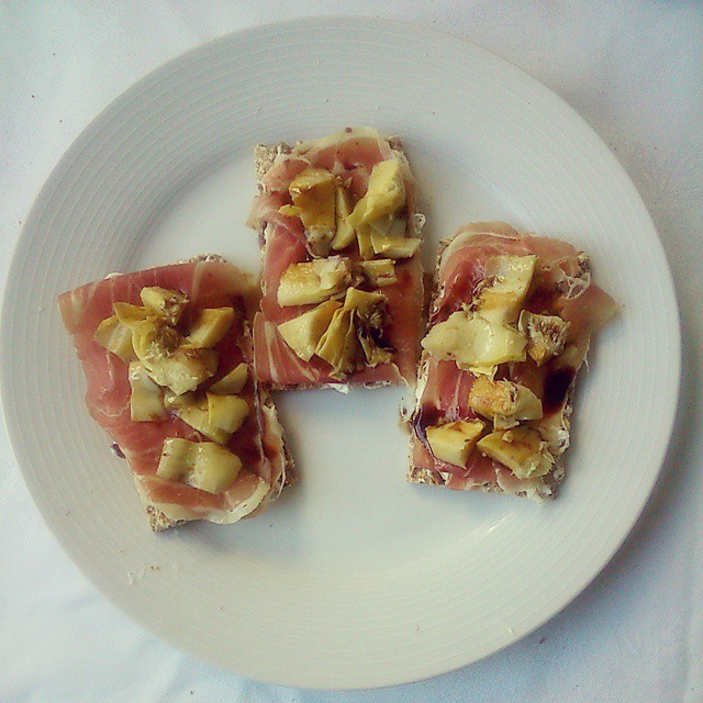lunch time! Parma ham cream cheese and pickled artichoke with a drizzle of balsamic