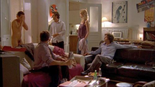 nudialcinema:  Guillaume Delorme nudo in “La vie est à nous” (Ep. “Nouveau départ”) 