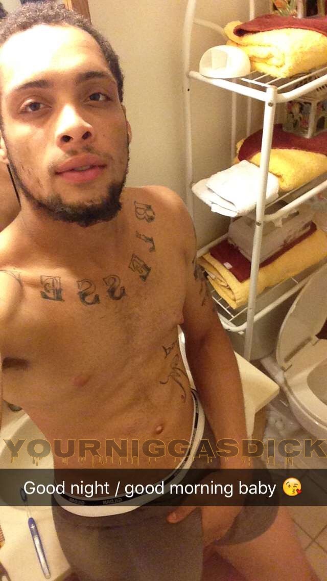 thequeenbait:  yourniggasdick:  Still daddy  This my brothers friend lmaooo 🤦🏽‍♀️