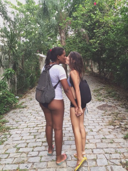 cutelesbians: