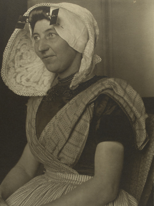 Ellis Island Immigrants: Dutch Womanca. 1905Photographer: Augustus F. Sherman (American; 1865–1925)T