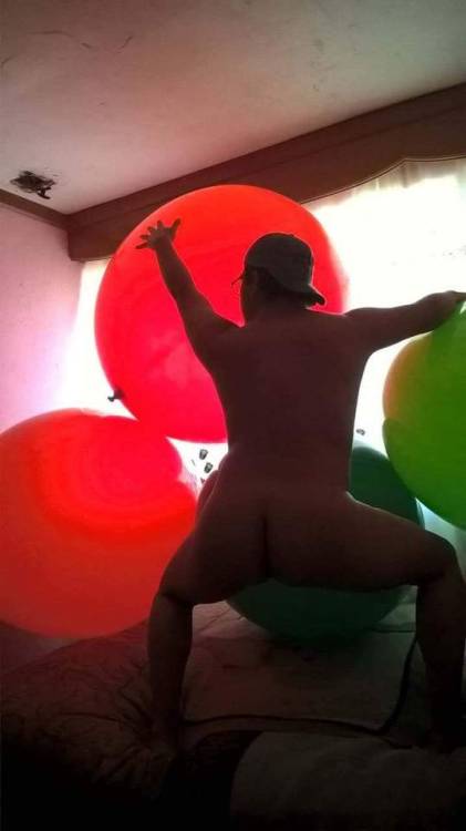  I would fill my room with many balloons of all colors!! 